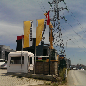 Konsollu Bayrak Direği