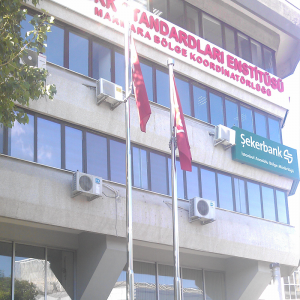 Paslanmaz Bayrak Direği